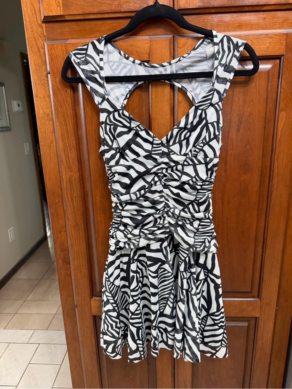 Black & White Zebra Print Ruched Women’s Dress
- NWT Size S